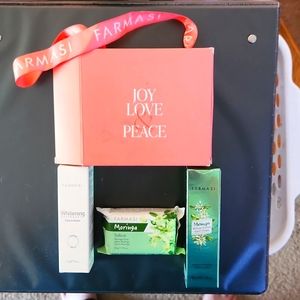 Farmasi Joy Love & Peace gift set